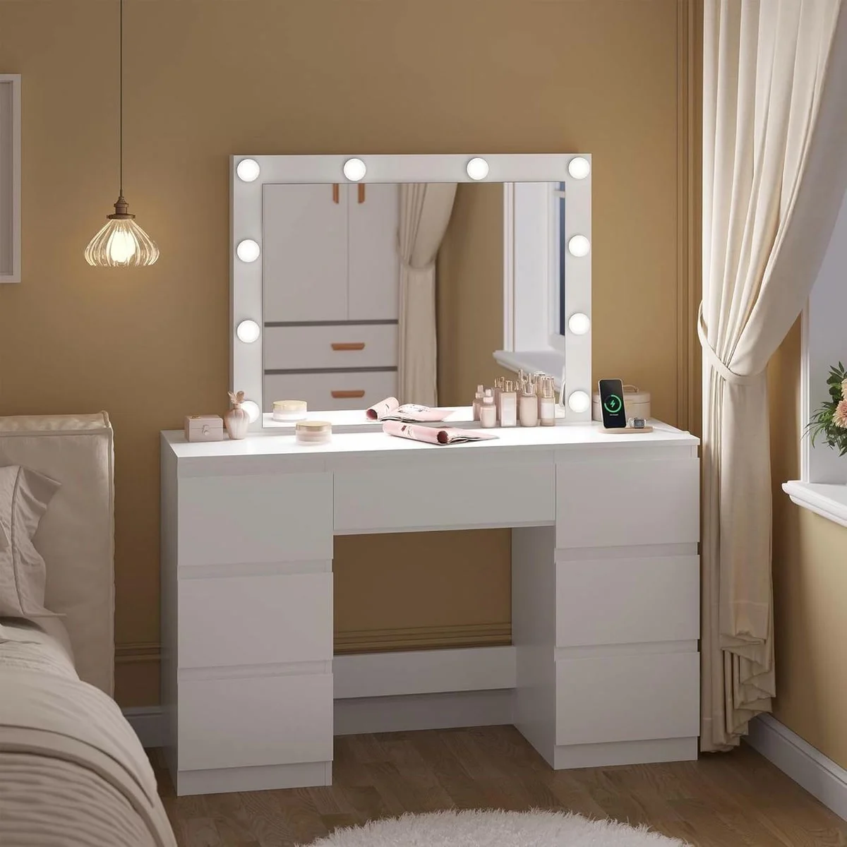 White 110 cm Hollywood dressing table in a bedroom, with 10 bulbs around the mirror and 7 drawers