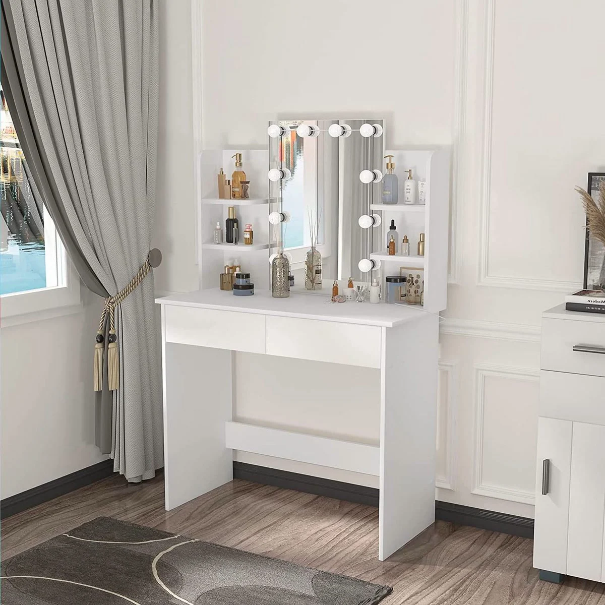 White 90 cm Hollywood dressing table in a bedroom, with 10 bulbs around the mirror